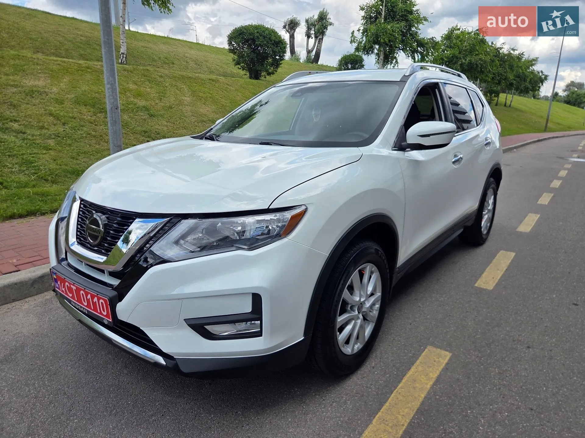 2019 Nissan Rogue - фото 1