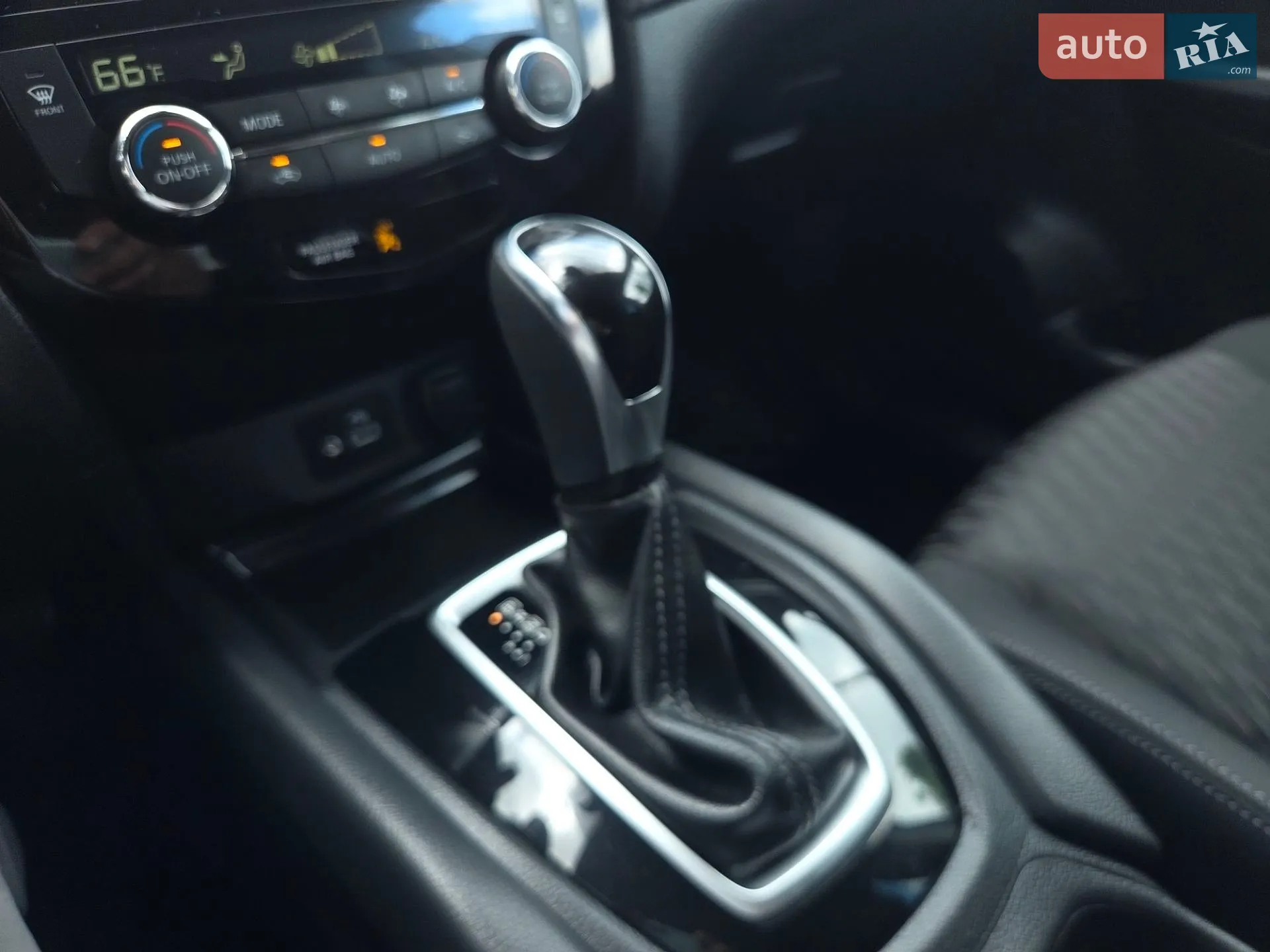 2019 Nissan Rogue - мініатюра 21