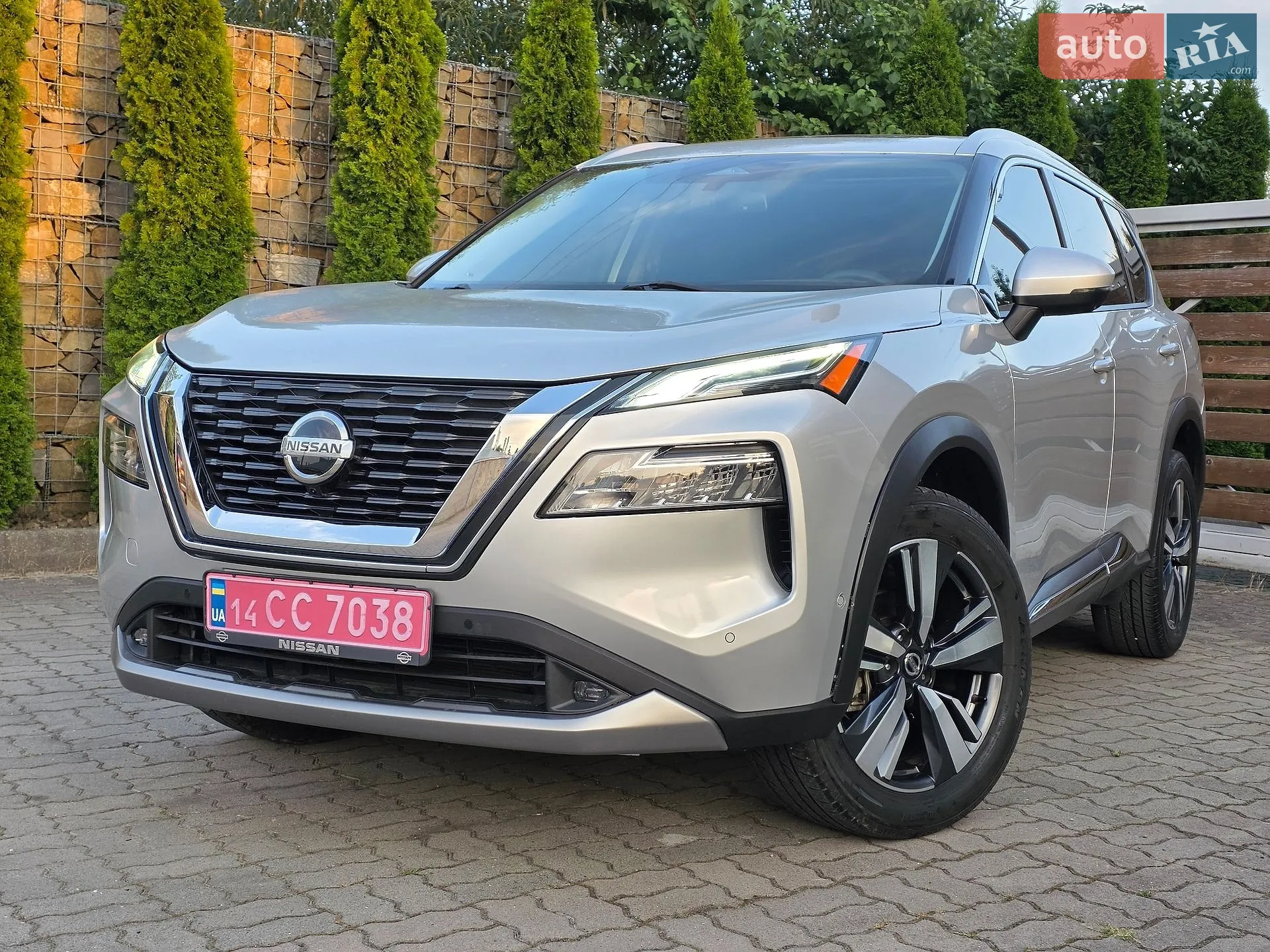 2021 Nissan Rogue - фото 1