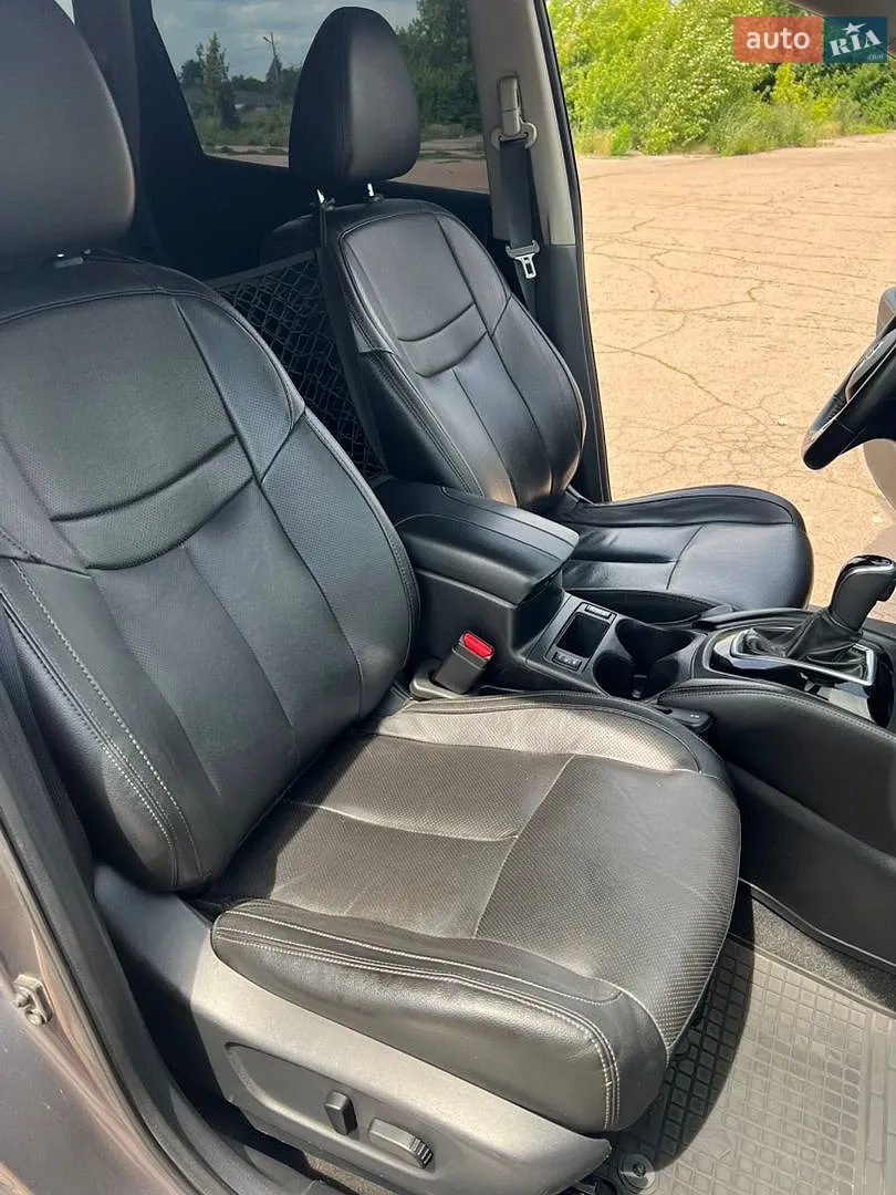 2019 Nissan Rogue - мініатюра 14