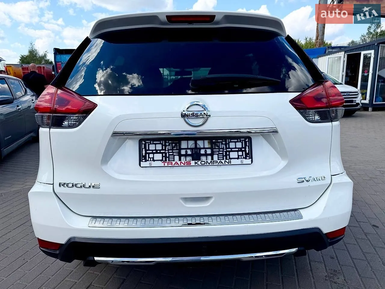 2017 Nissan Rogue - мініатюра 2