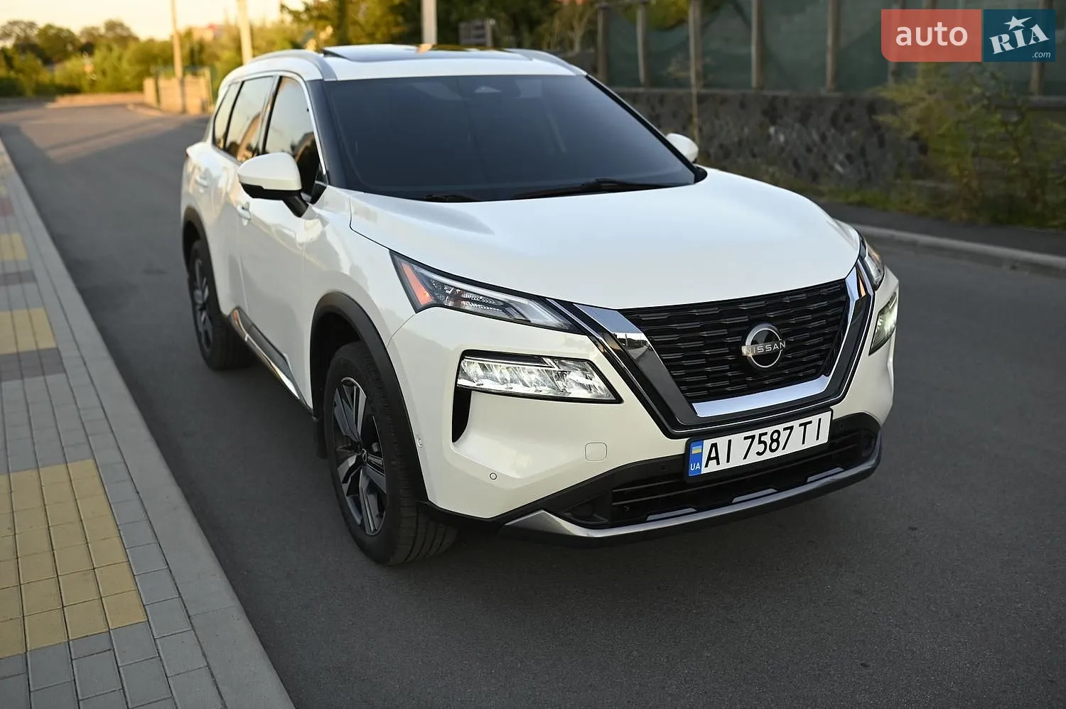 2023 Nissan Rogue - фото 1