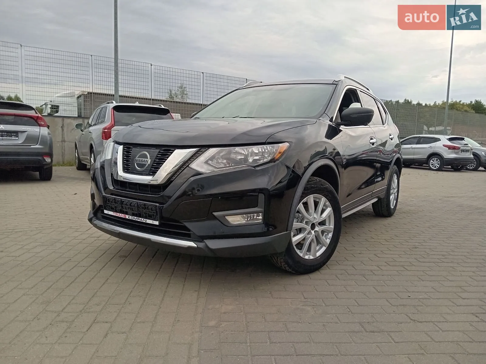 2017 Nissan Rogue - фото 1