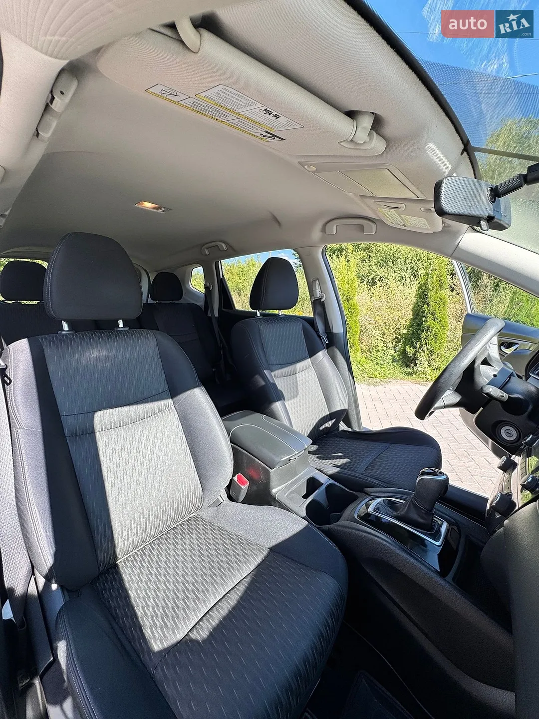 2017 Nissan Rogue - мініатюра 16