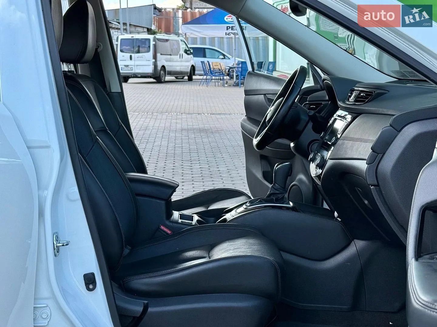 2018 Nissan Rogue - мініатюра 32