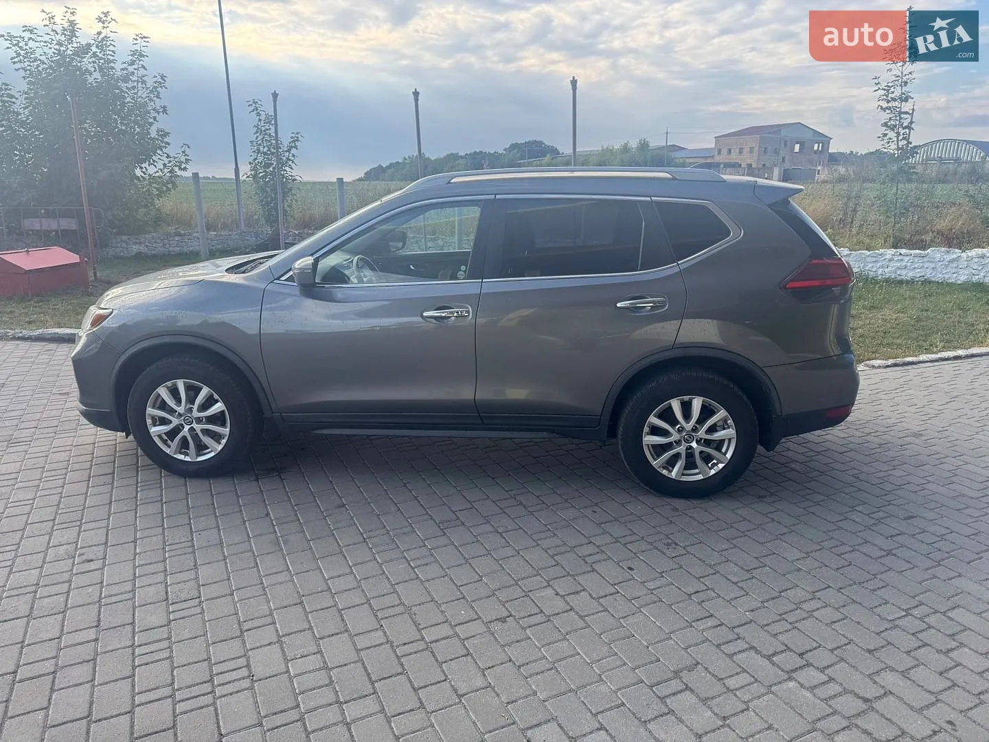 2017 Nissan Rogue - мініатюра 8