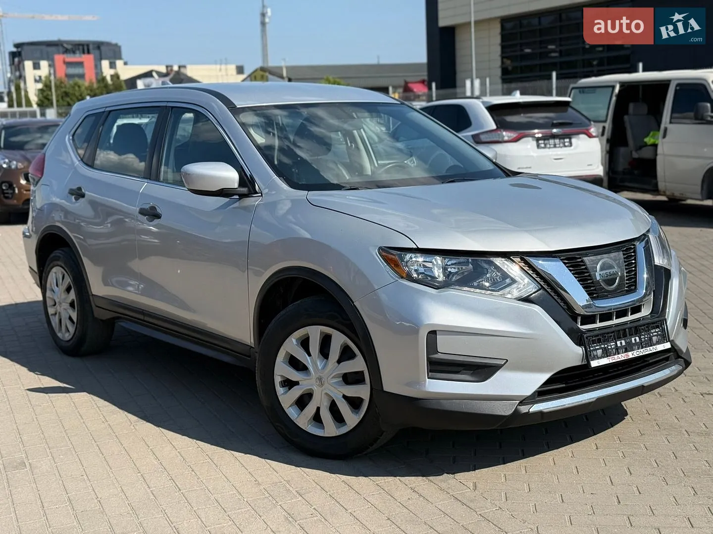 2017 Nissan Rogue - фото 1