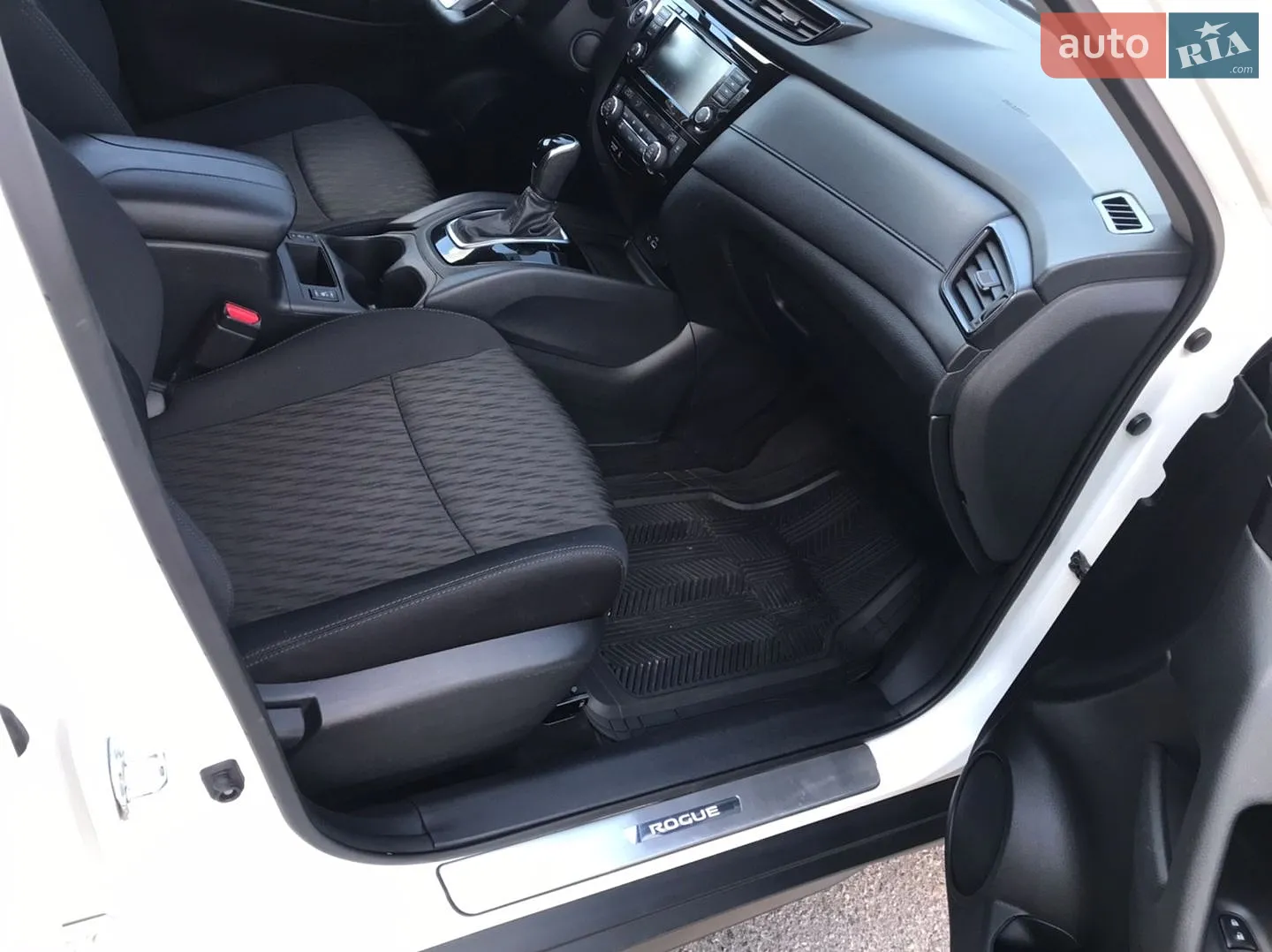 2018 Nissan Rogue - мініатюра 15