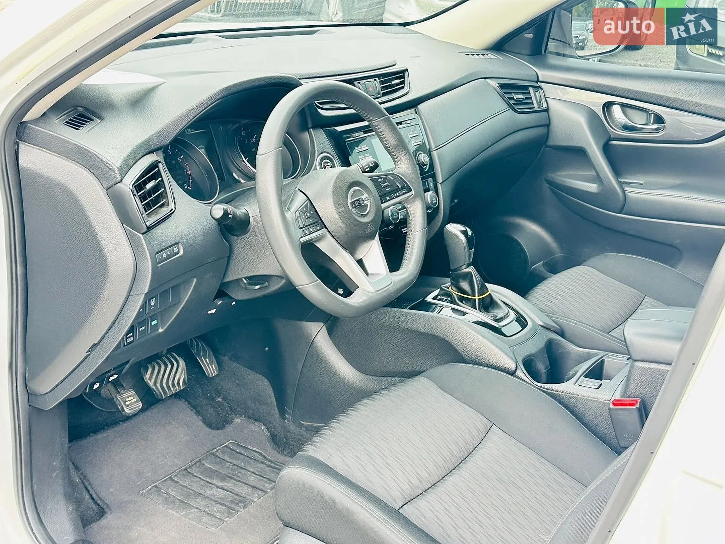 2017 Nissan Rogue - мініатюра 14