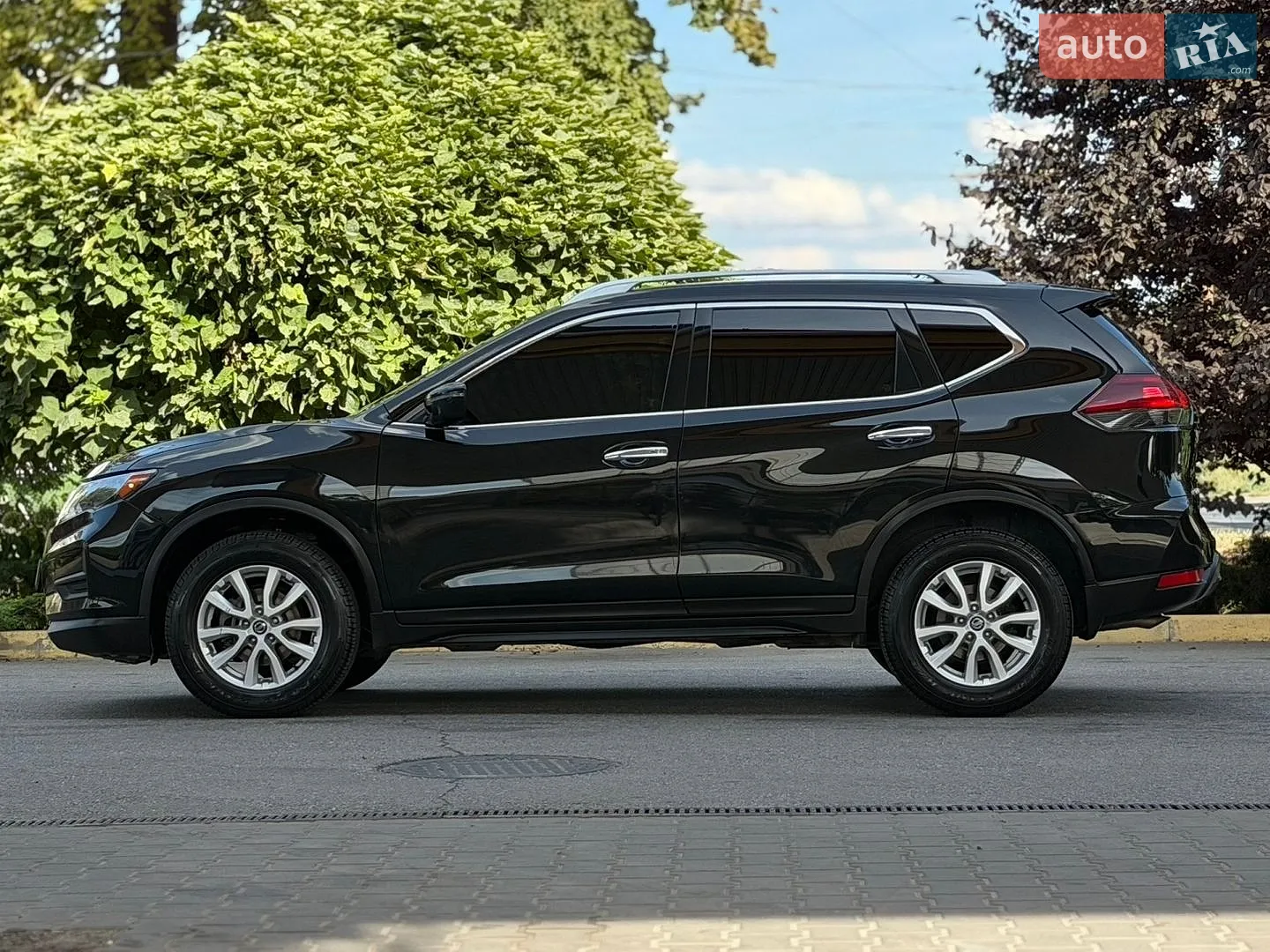 2018 Nissan Rogue - мініатюра 2