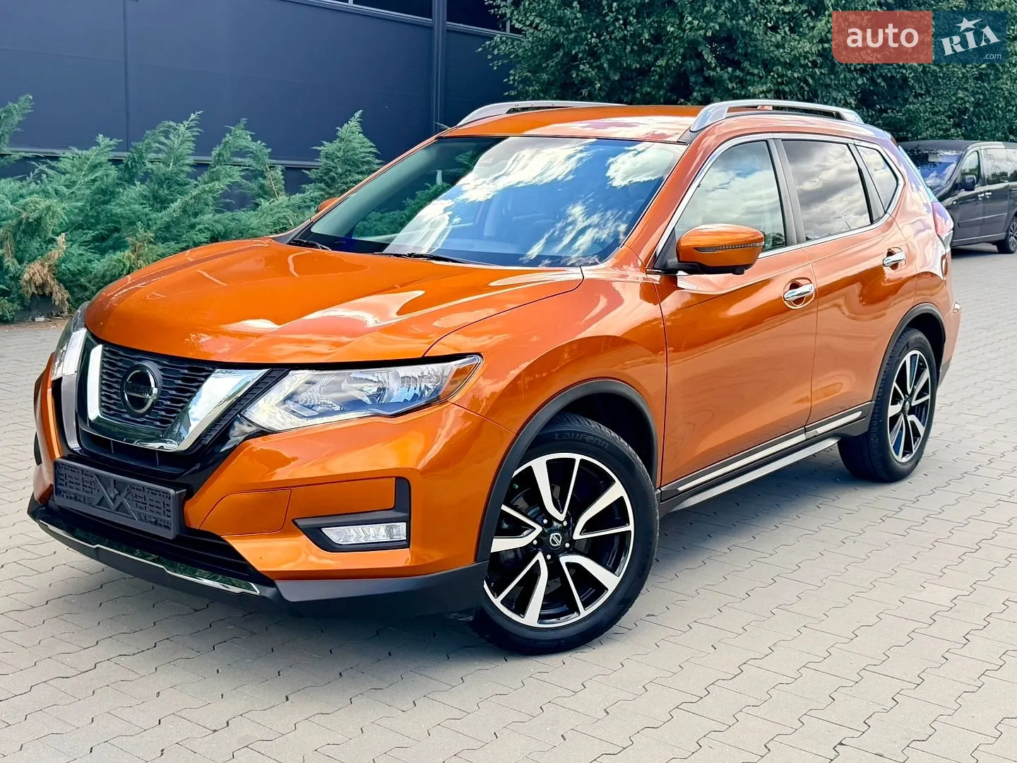 2019 Nissan Rogue - мініатюра 2