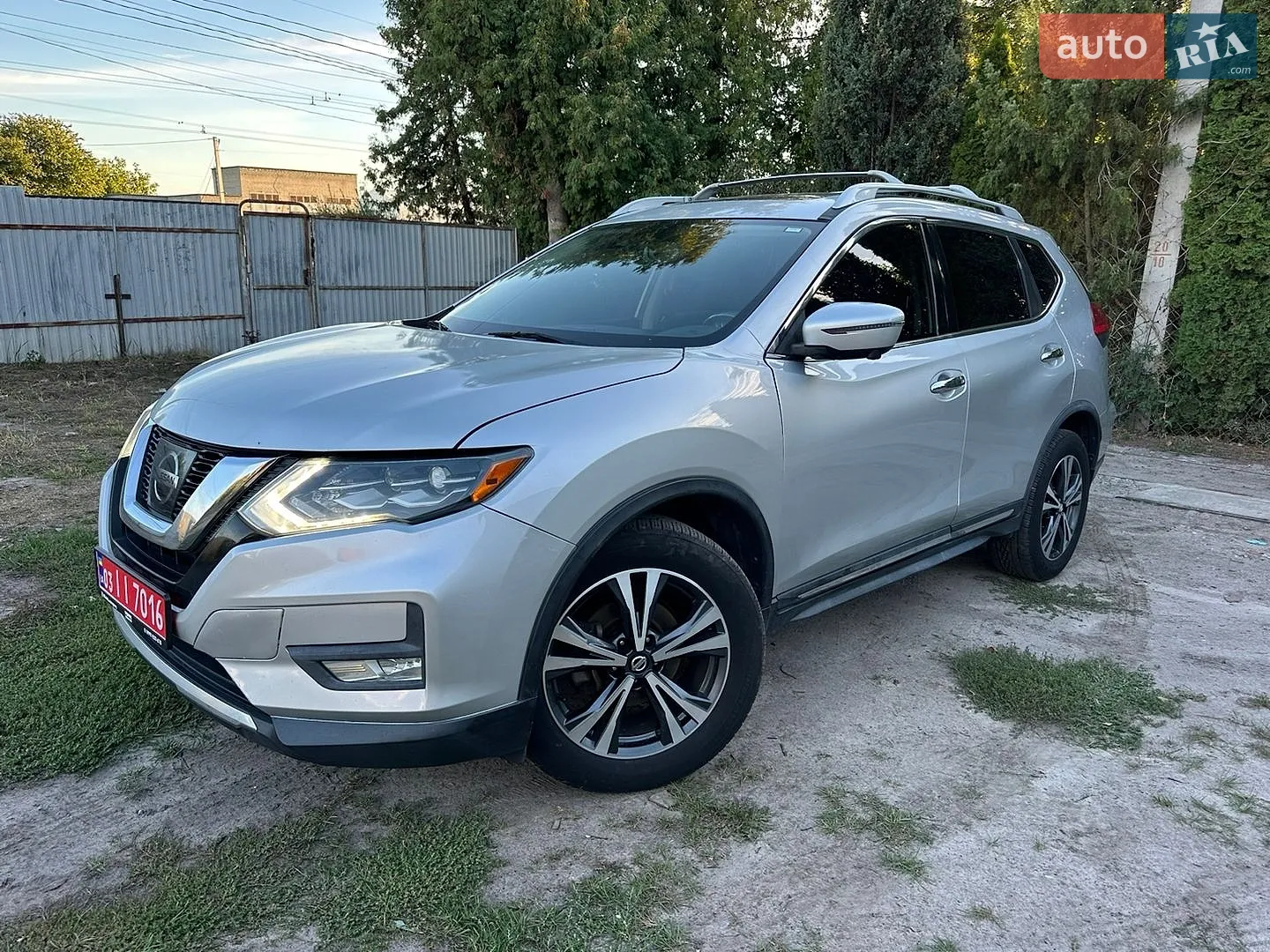 2017 Nissan Rogue - мініатюра 2