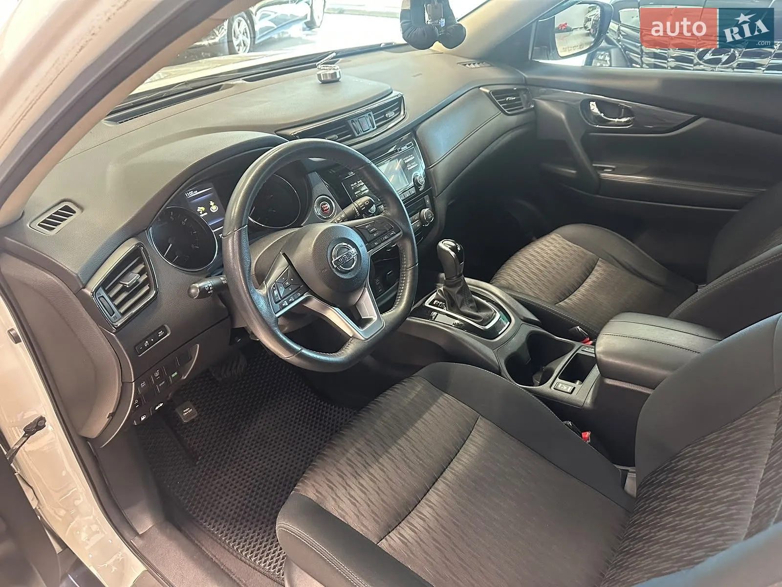 2017 Nissan Rogue - мініатюра 11