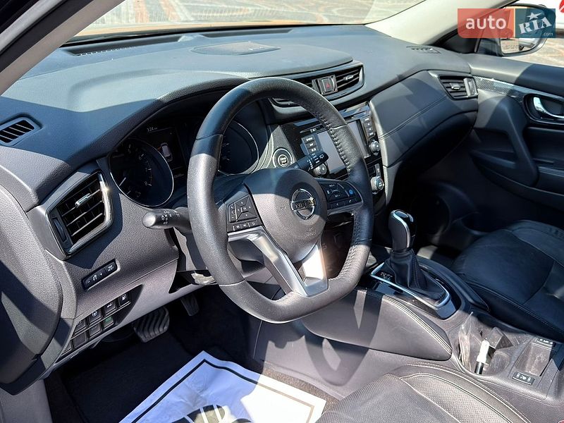 Внедорожник / Кроссовер Nissan Rogue 2019 в Луцке