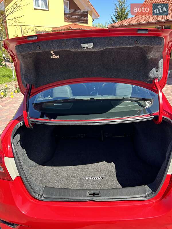 Седан Nissan Sentra 2016 в Луцьку