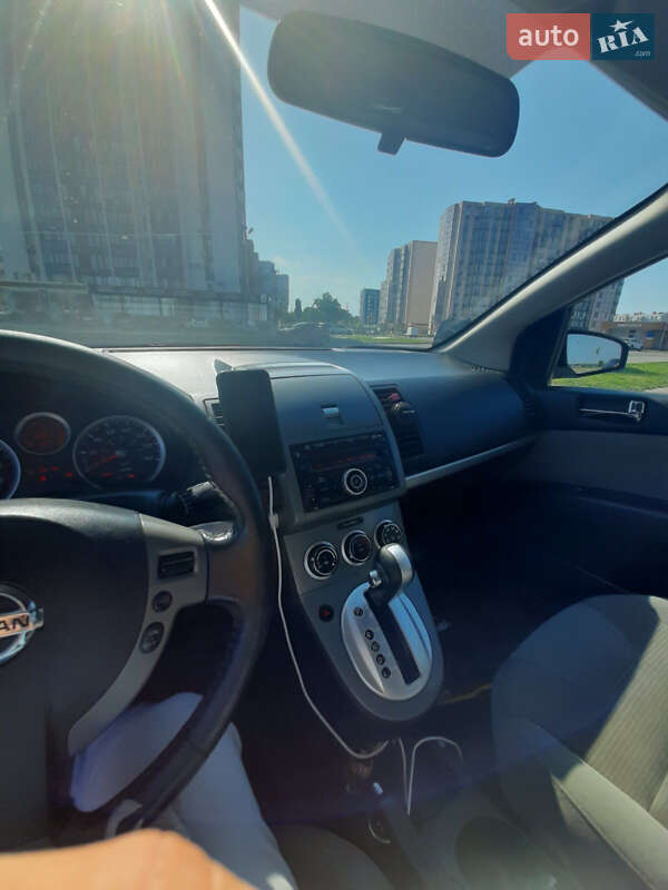 Седан Nissan Sentra 2011 в Черкасах