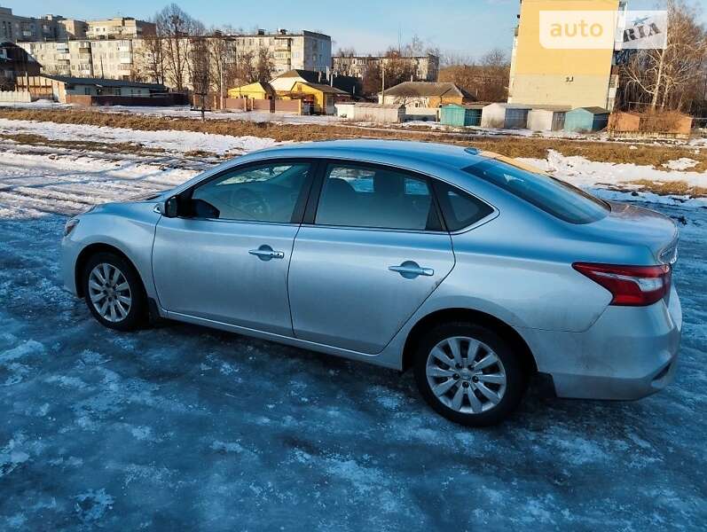 Седан Nissan Sentra 2017 в Ромнах