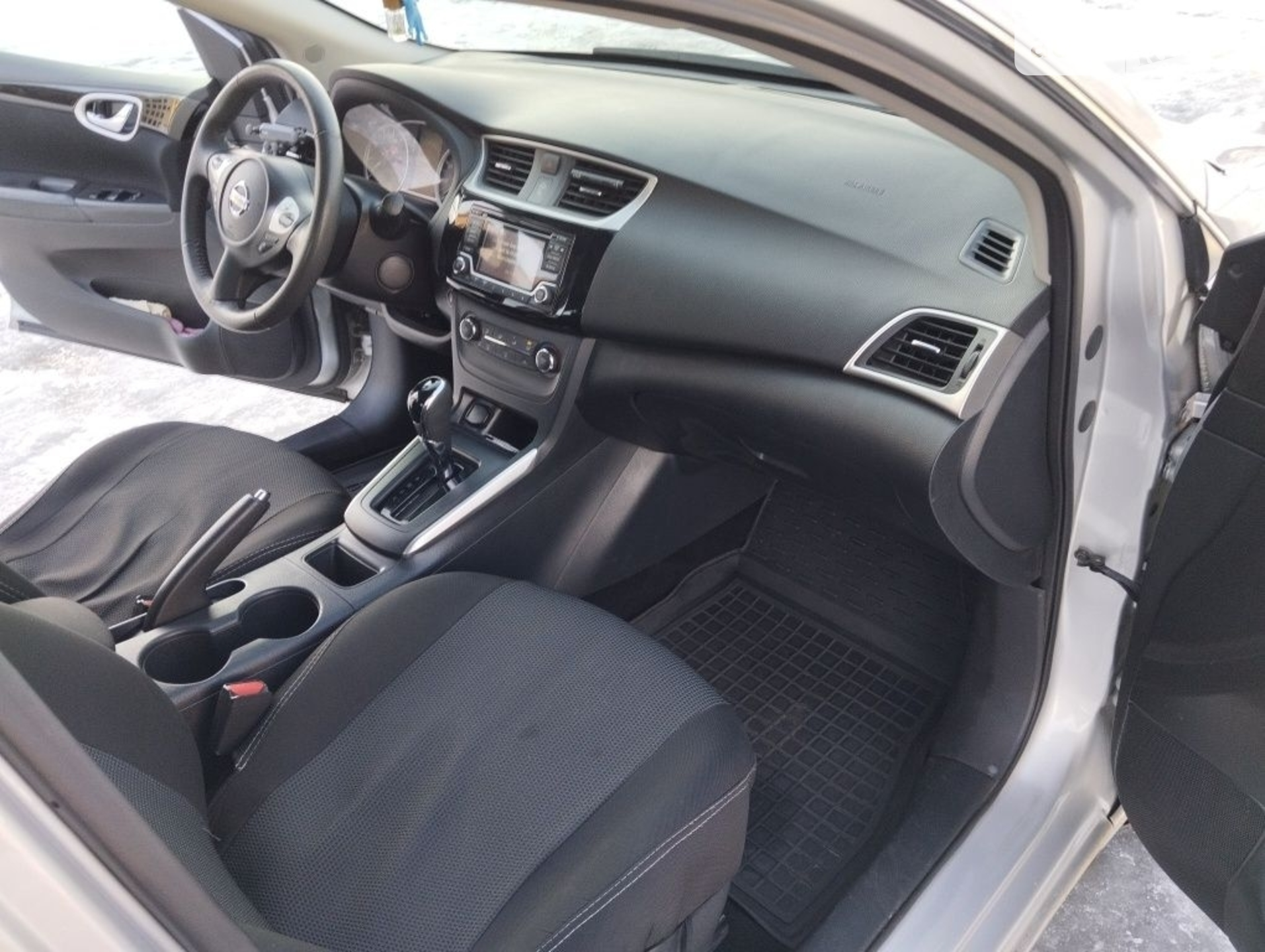 2017 Nissan Sentra - мініатюра 8