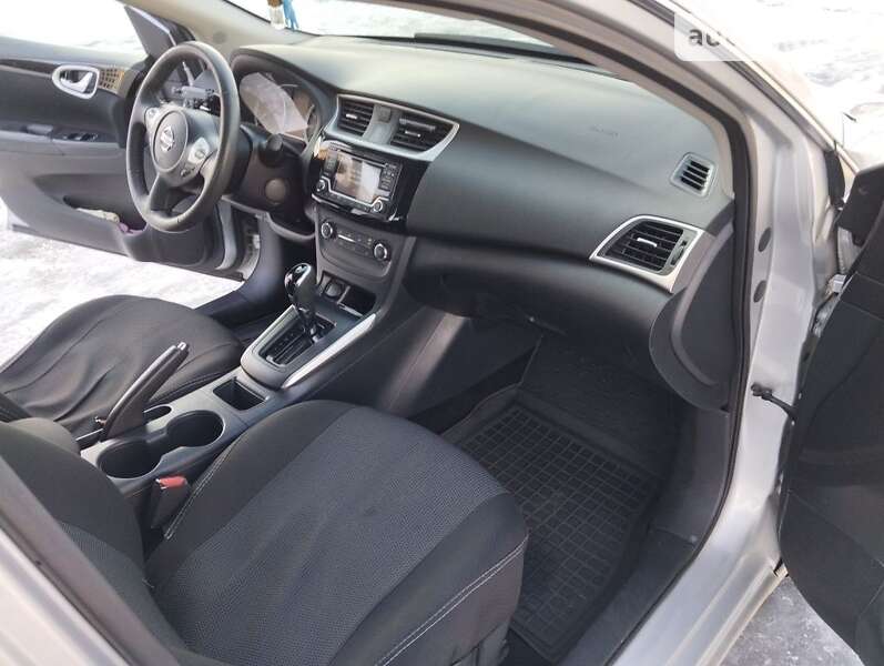 Седан Nissan Sentra 2017 в Ромнах