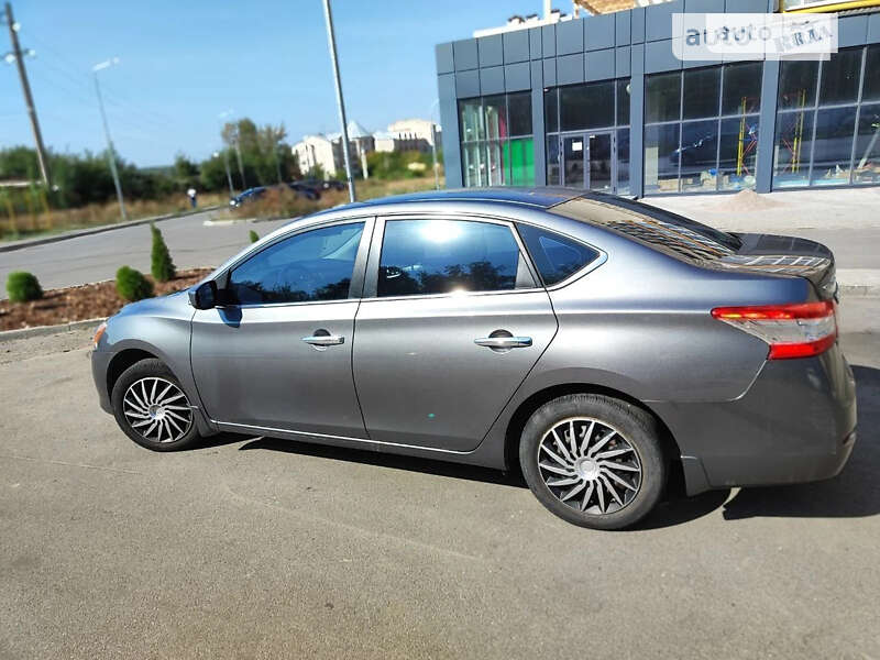 Седан Nissan Sentra 2015 в Виннице