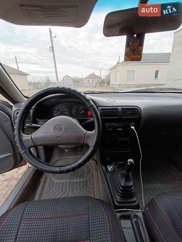 Седан Nissan Sentra 1993 в 