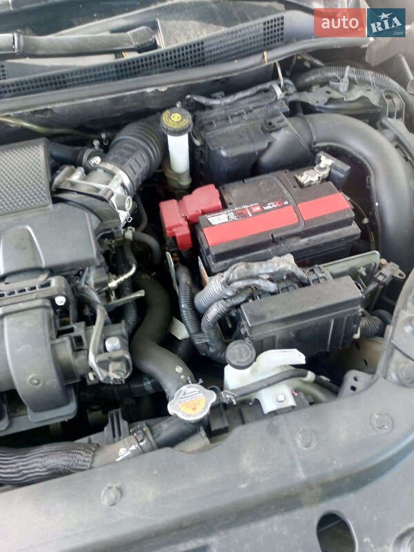 Седан Nissan Sentra 2018 в Романіву