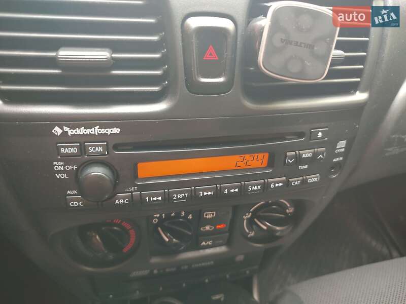 Седан Nissan Sentra 2006 в Львові