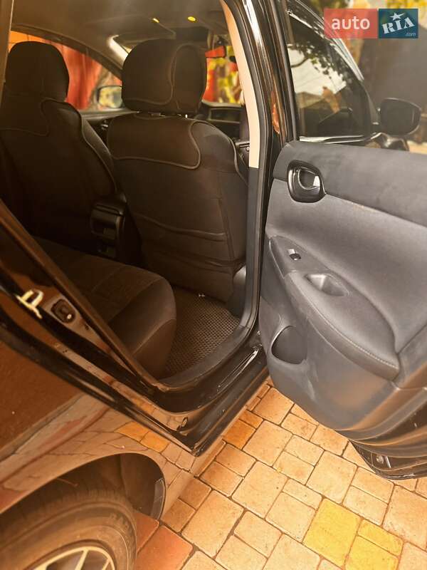 Седан Nissan Sentra 2015 в Одесі