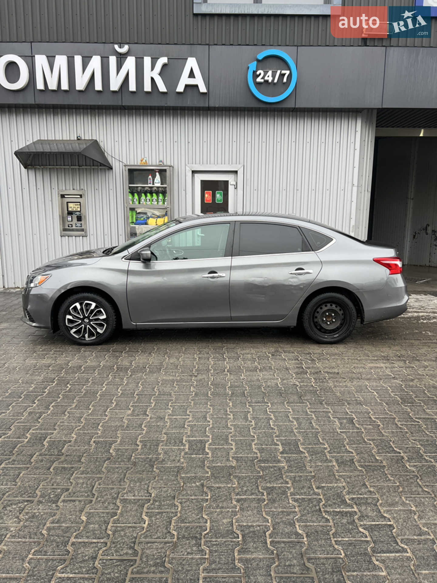 2017 Nissan Sentra - мініатюра 3