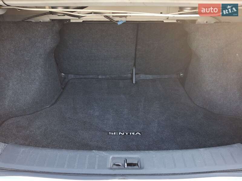 Седан Nissan Sentra 2015 в Новом Ярычеве