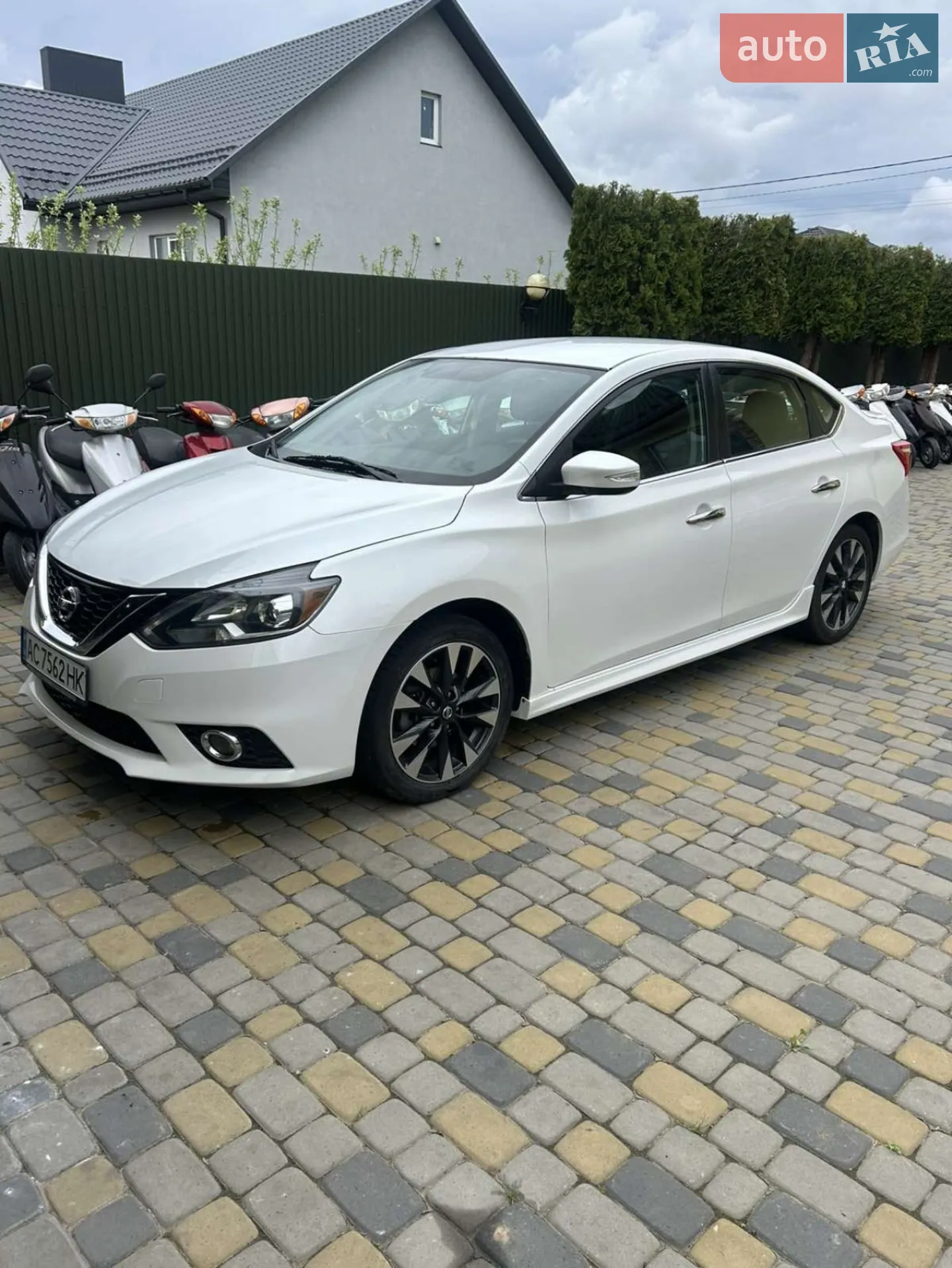 2017 Nissan Sentra - мініатюра 3