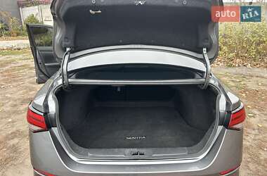 Седан Nissan Sentra 2020 в 