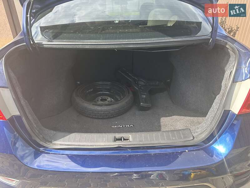 Седан Nissan Sentra 2017 в Києві