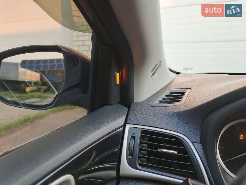 Седан Nissan Sentra 2016 в Синельниковому