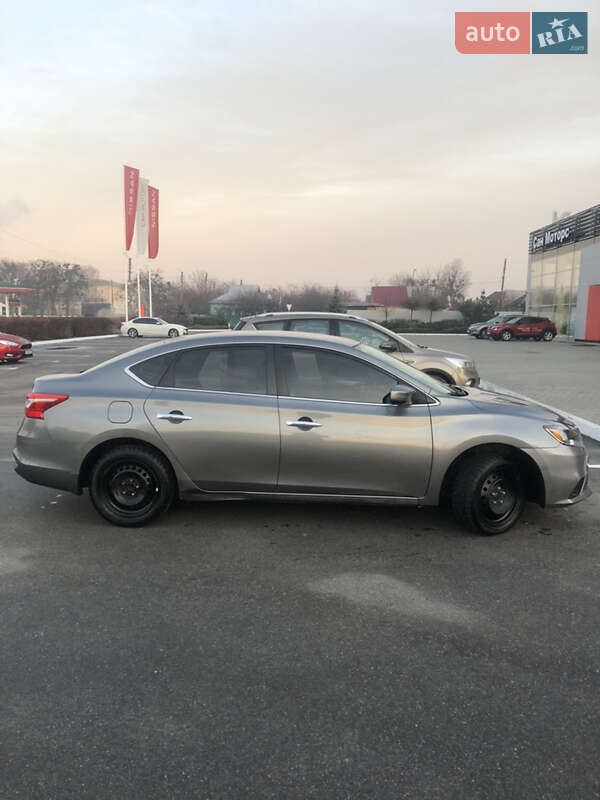 Седан Nissan Sentra 2017 в Полтаві