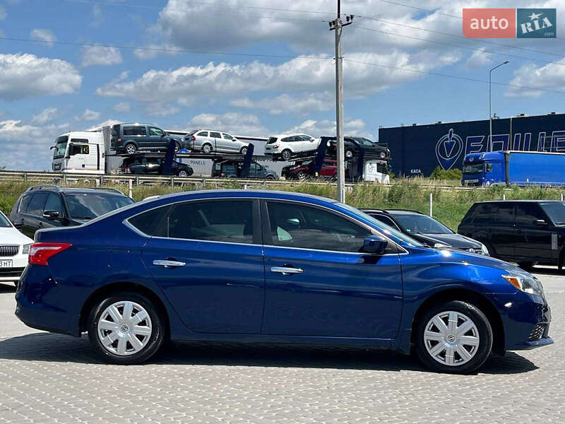 Седан Nissan Sentra 2016 в Львове