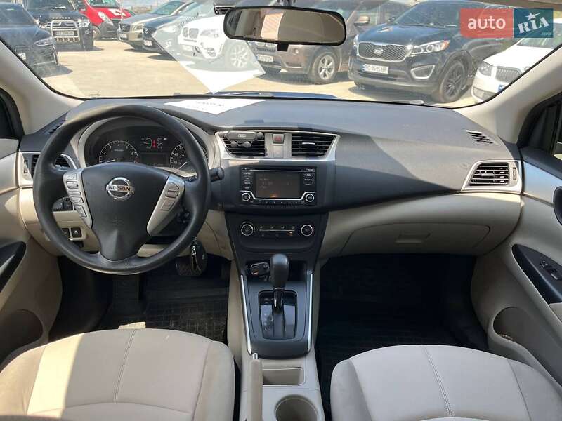 Седан Nissan Sentra 2016 в Львове