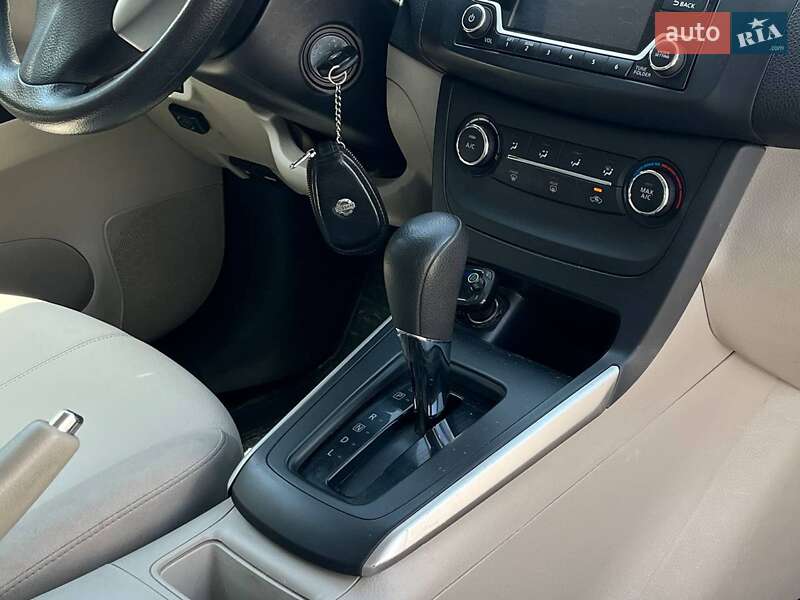 Седан Nissan Sentra 2016 в Львове