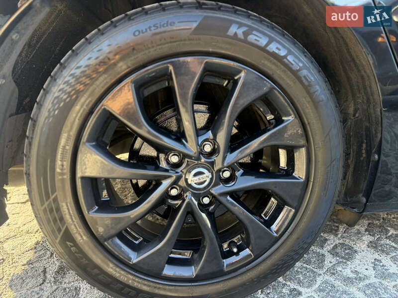 Седан Nissan Sentra 2018 в Дніпрі