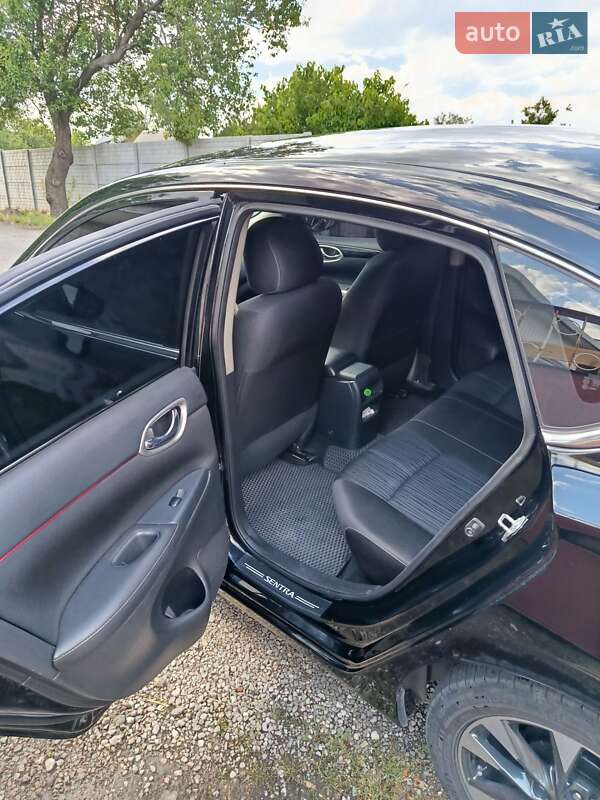 Седан Nissan Sentra 2017 в Днепре
