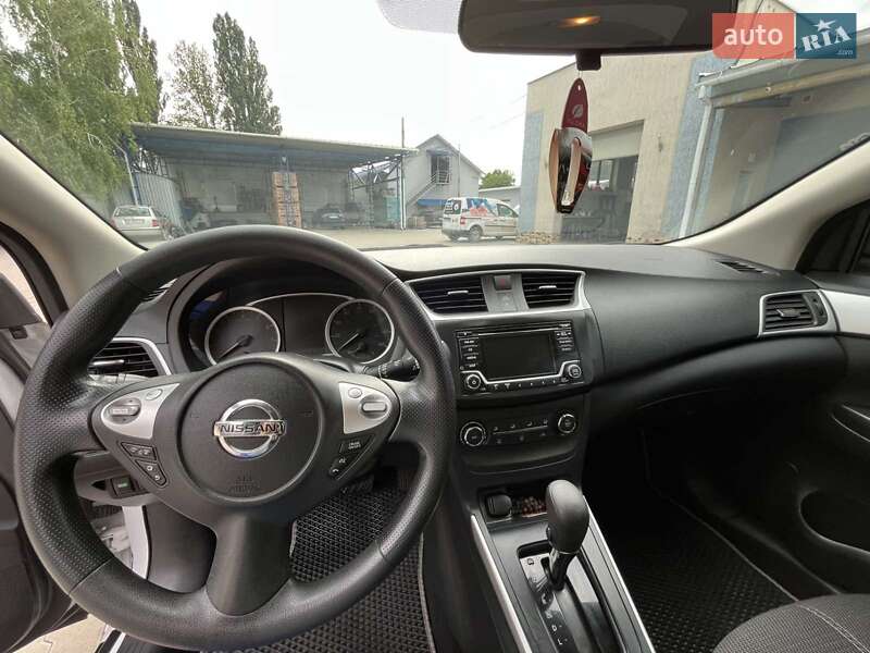 Седан Nissan Sentra 2017 в Ужгороде