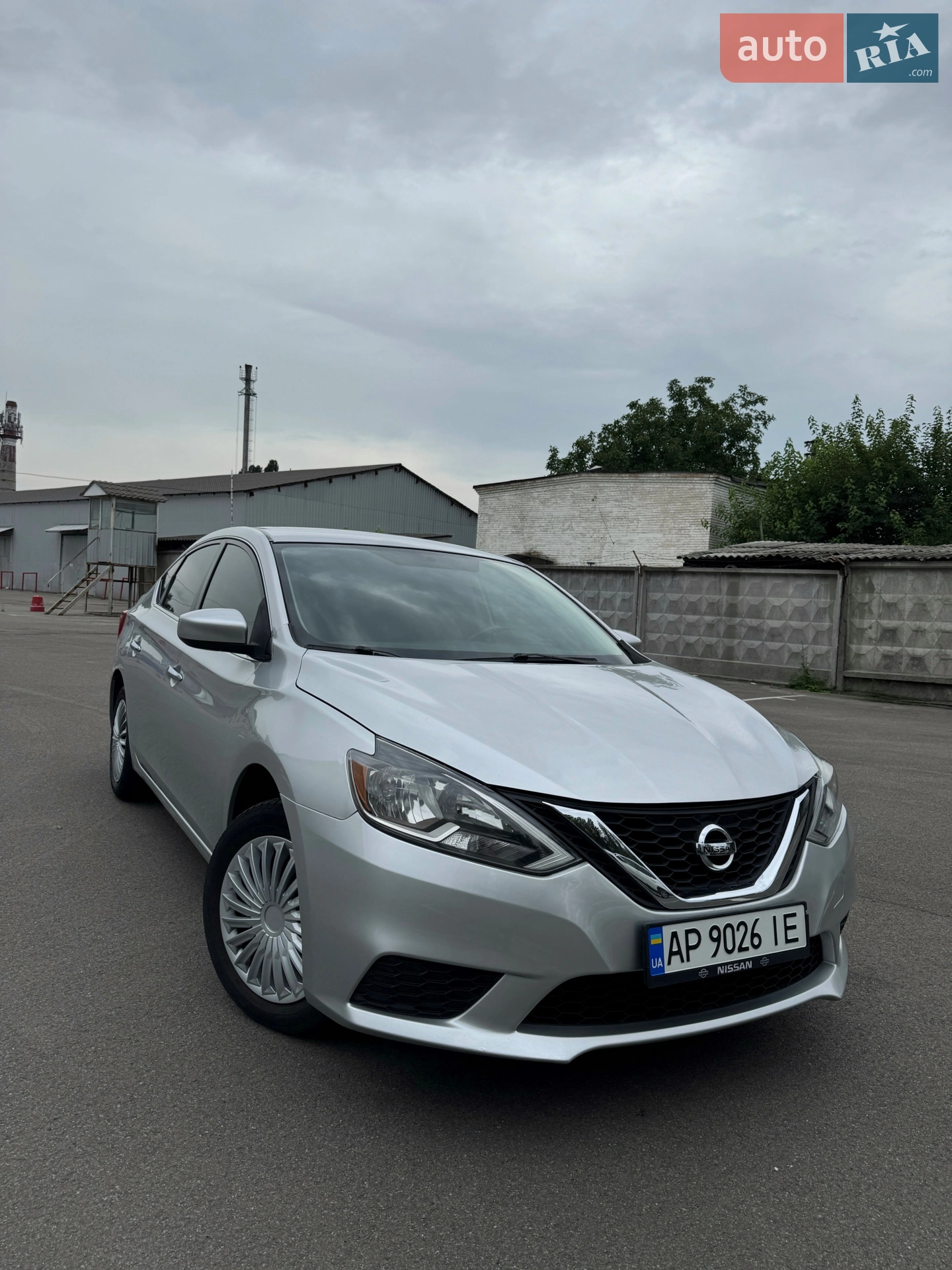 2015 Nissan Sentra - фото 1