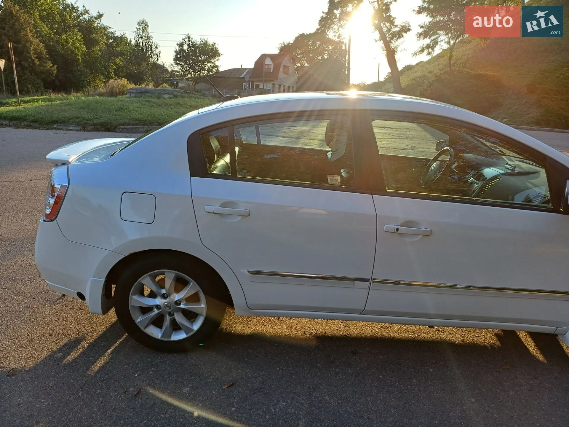 2012 Nissan Sentra - мініатюра 2