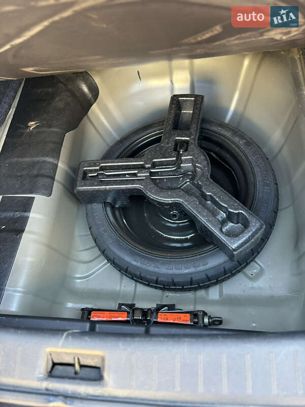 Седан Nissan Sentra 2017 в Днепре