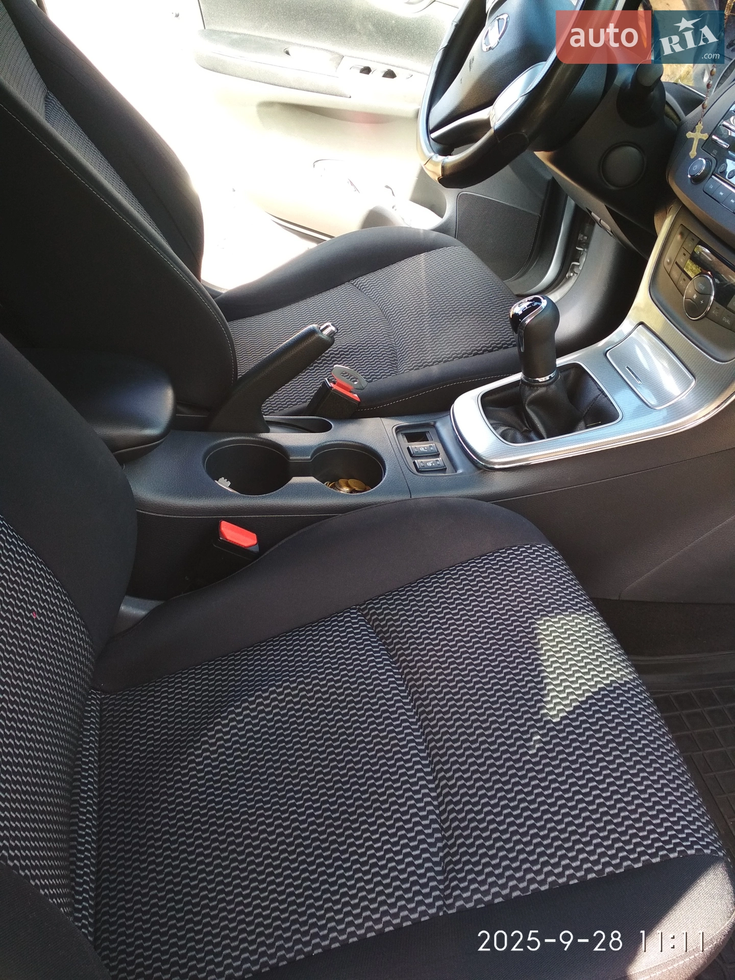 2015 Nissan Sentra - мініатюра 16