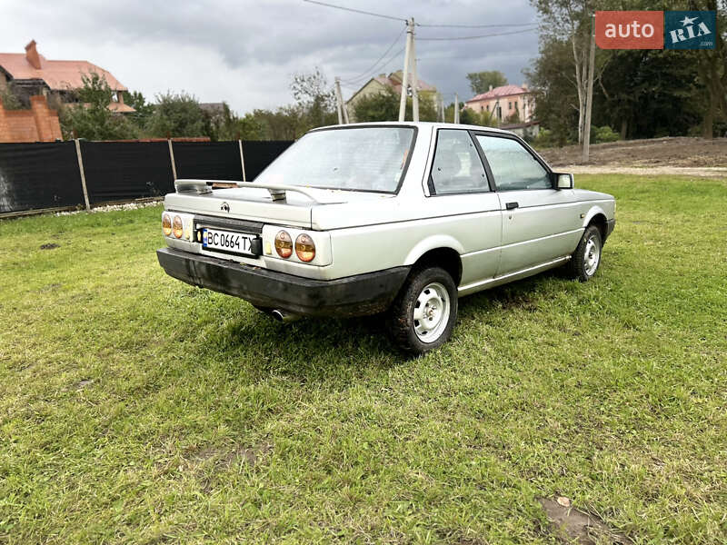 Купе Nissan Sentra 1987 в Львове
