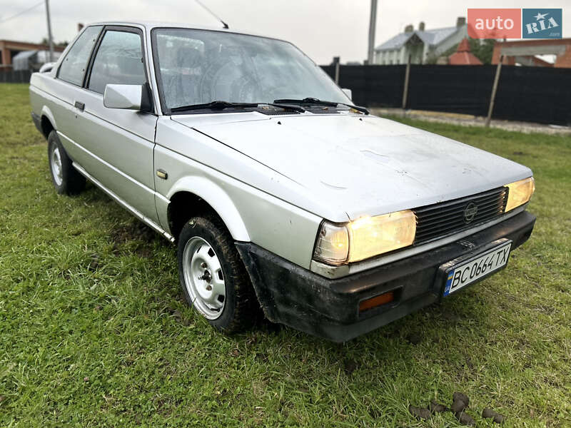 Купе Nissan Sentra 1987 в Львове
