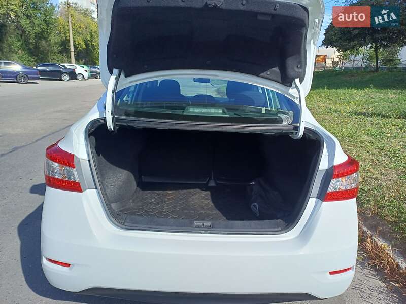 Седан Nissan Sentra 2016 в Запоріжжі