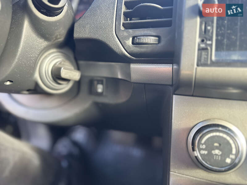 Седан Nissan Sentra 2010 в Киеве фото 14 Седан Nissan Sentra 2010 в Киеве