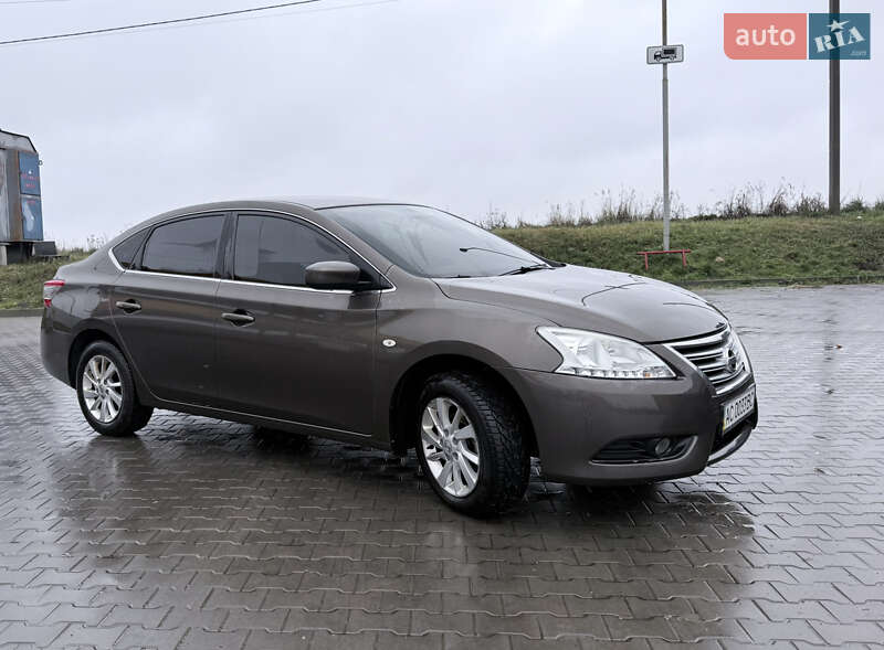 Седан Nissan Sentra 2015 в Луцке